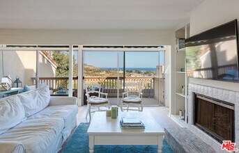 23906 De Ville Way-Unit -A in Malibu, CA - Building Photo - Building Photo