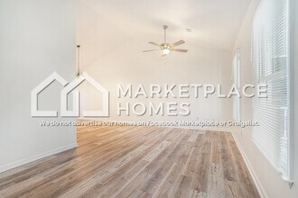 525 Allana Dr in Stone Mountain, GA - Building Photo - Building Photo