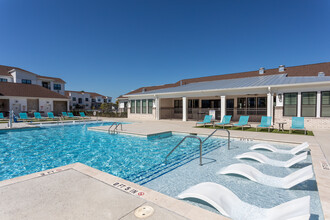 Palisades at Surf City in Hampstead, NC - Foto de edificio - Building Photo