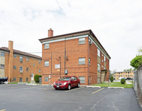 109 E Blecke Ave in Addison, IL - Foto de edificio - Building Photo