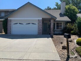 1312 Jasmine Cir in Rohnert Park, CA - Building Photo