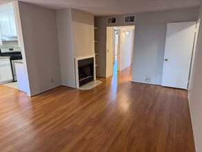 430 E San Jose Ave in Burbank, CA - Building Photo - Building Photo
