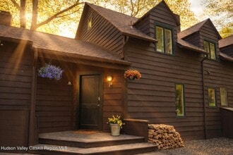 26 Webster Rd in Woodstock, NY - Building Photo - Building Photo