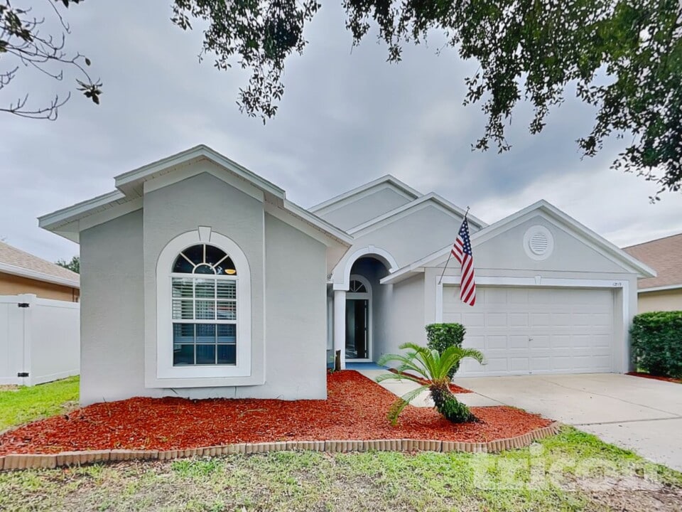 12719 Standbridge Dr in Riverview, FL - Building Photo