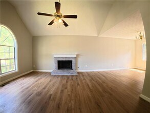 2575 Overlake Dr in Powder Springs, GA - Building Photo - Building Photo