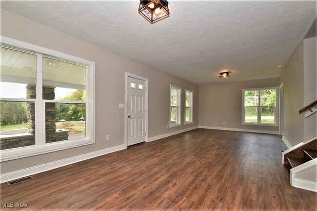 7984 Chagrin Rd in Chagrin Falls, OH - Building Photo - Building Photo