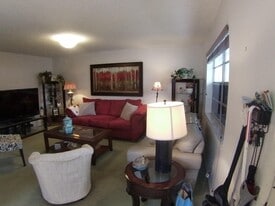 571 Capri L in Delray Beach, FL - Building Photo