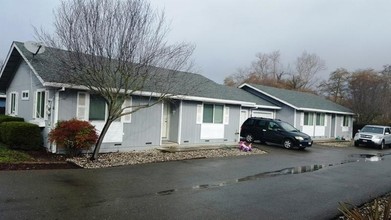 125 Madden St in Willits, CA - Building Photo - Primary Photo