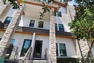 10473 NW 82nd St in Doral, FL - Building Photo - Building Photo