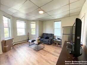 1572 Tremont St, Unit 2 in Boston, MA - Building Photo - Building Photo