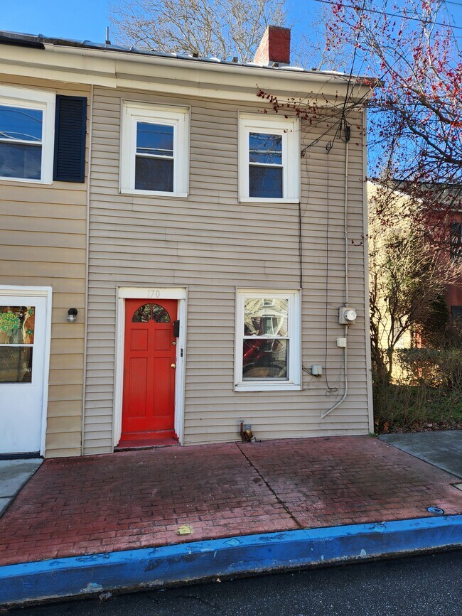 170 E North St Rentals in Carlisle, PA
