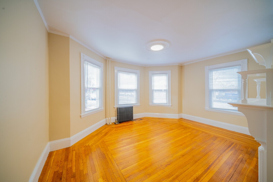 1590 Cambridge St, Unit 5 in Cambridge, MA - Building Photo