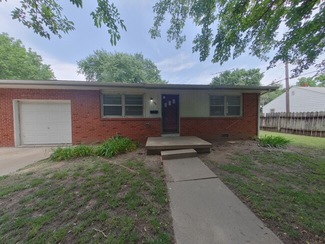 property at 104 S Mt Carmel St