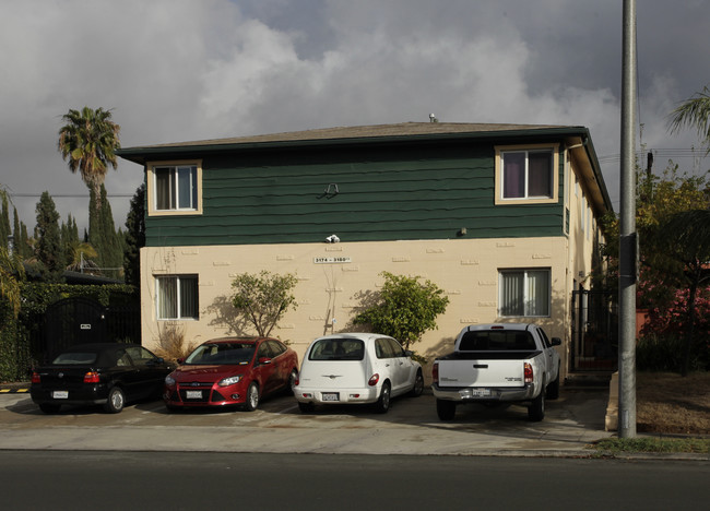 3174-3180 Juniper St in San Diego, CA - Foto de edificio - Building Photo