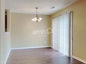 1015 Meadowsweet Dr in Clayton, OH - Foto de edificio - Building Photo