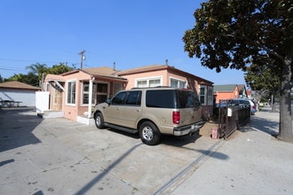 822 N Flower St in Santa Ana, CA - Building Photo - Building Photo