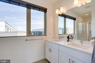 2008 Northbank Pl in Philadelphia, PA - Building Photo - Building Photo