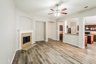 924 Hemlock Trail in Fort Worth, TX - Building Photo - Building Photo