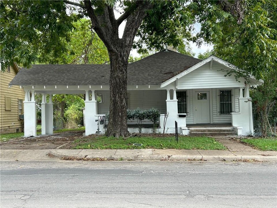 2114 Lyle Ave in Waco, TX - Building Photo