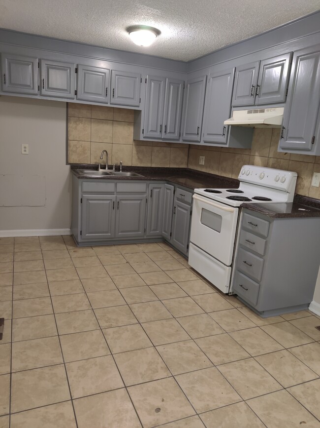 3030 Crawford Ave in Gastonia, NC - Building Photo - Building Photo