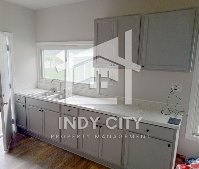 1015 S Sheffield Ave in Indianapolis, IN - Building Photo - Building Photo