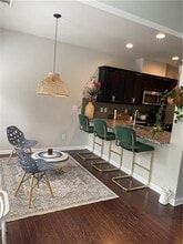 7105 Elmwood Ridge Ct in Atlanta, GA - Foto de edificio - Building Photo