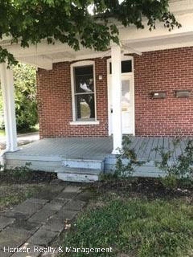 120 N 4th St in Clarksville, TN - Building Photo - Building Photo
