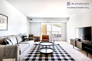 350 Sharon Park Dr in Menlo Park, CA - Building Photo