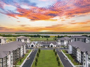 Silas Park in Savannah, GA - Foto de edificio - Building Photo