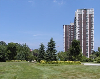 The Carlyle on the Lake in Lakewood, OH - Foto de edificio - Building Photo