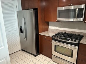 3338 Peachtree Rd in Atlanta, GA - Building Photo - Building Photo