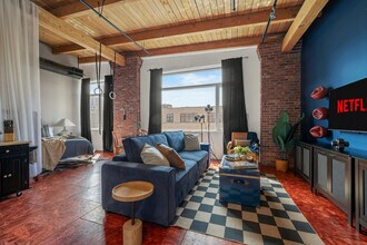 10303-10107 107 St NW, Unit SI ID1308645P in Edmonton, AB - Building Photo - Building Photo