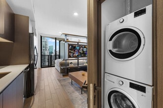 398 NE 5th St in Miami, FL - Foto de edificio - Building Photo