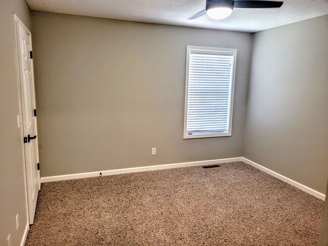 24672 Talladega Rd in St. Robert, MO - Building Photo - Building Photo