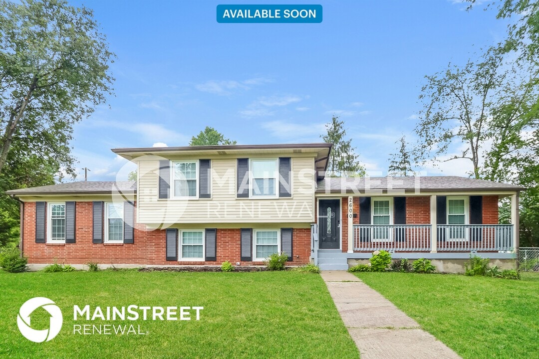 2600 Garden Lake Ln in Louisville, KY - Building Photo