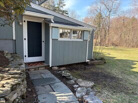 77 Cherry Ln, Unit Studio Apartment in Wilton, CT - Building Photo