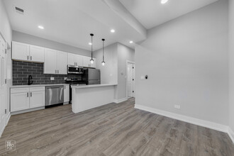 2317 W Taylor St in Chicago, IL - Building Photo - Building Photo
