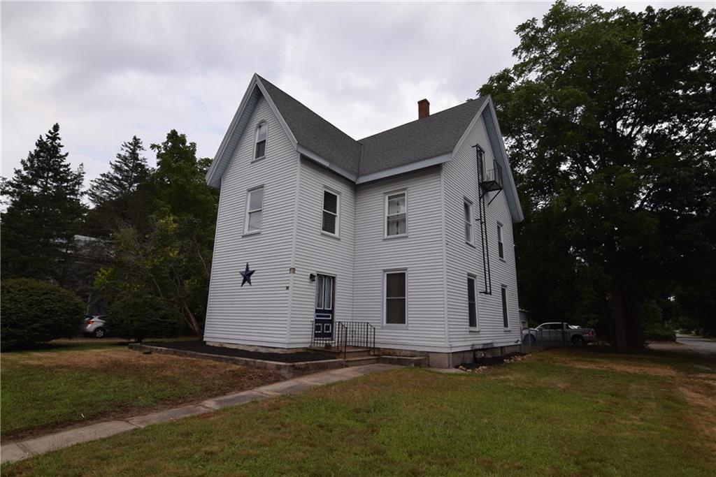 12 High St, Unit 4 in Ashaway, RI - Building Photo