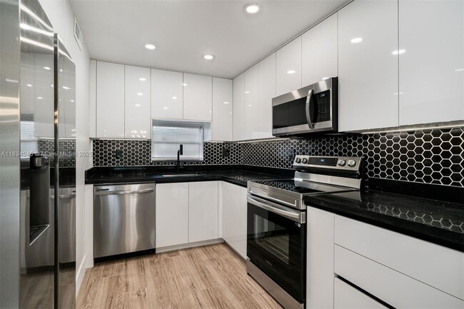 property at 8901 S Hollybrook Blvd