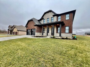 4817 Granada Ct in Middletown, OH - Building Photo - Building Photo