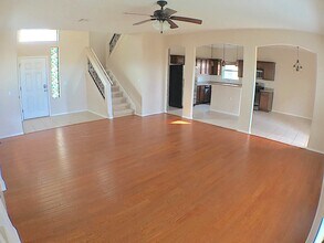 7404 Mesquite Flor Dr in El Paso, TX - Foto de edificio - Building Photo