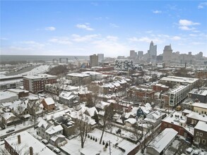 3307 Clinton Ave in Cleveland, OH - Foto de edificio - Building Photo