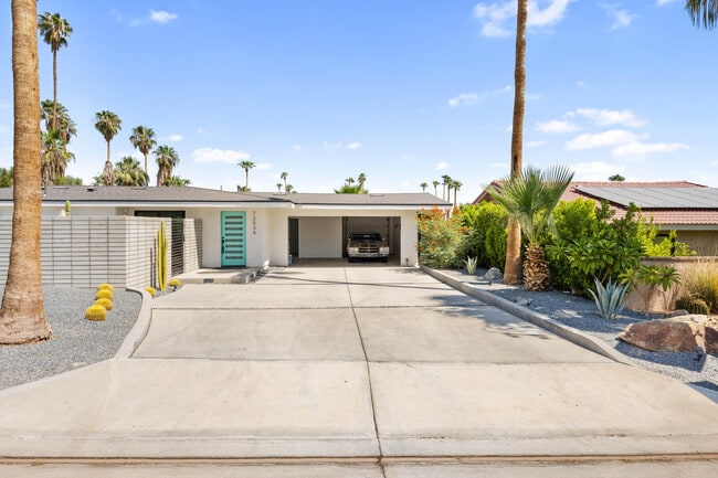 73534 Silver Moon Trail in Palm Desert, CA - Foto de edificio - Building Photo