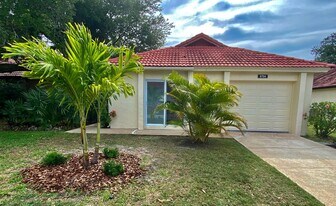 8754 Honeysuckle Way in Cape Canaveral, FL - Building Photo