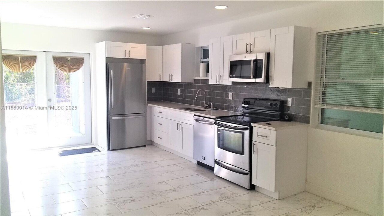 710 52nd St in West Palm Beach, FL - Foto de edificio