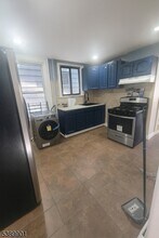 374 Myrtle Ave, Unit 1 in Irvington, NJ - Building Photo - Building Photo