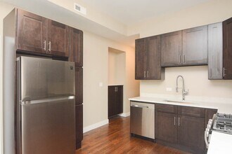2637 W Potomac Ave in Chicago, IL - Building Photo - Building Photo