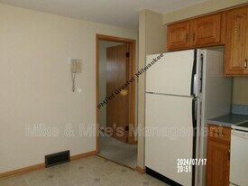 2551 S 68th St in Milwaukee, WI - Building Photo