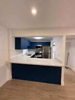 5911 Washington St in Hollywood, FL - Building Photo