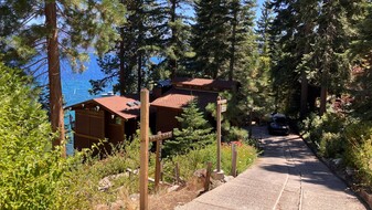 2147 Cascade Rd in South Lake Tahoe, CA - Foto de edificio - Building Photo